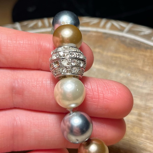 Charming Charlie Faux Pearl Beaded Rhinestone Magnetic Clasp Closure Bracelet - Picture 9 of 12